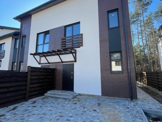 Продам таунхаус з максимальним наповненням, навкруги сосновий ліс Гостомель