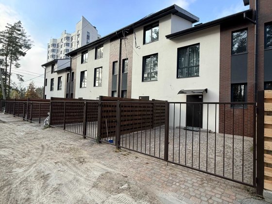 Продам Таунхаус Поруч з Парком Щасливий. Вид з Вікон в Парк. Газ. Гостомель