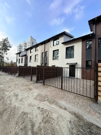 Продам Таунхаус Поруч з Парком Щасливий. Вид з Вікон в Парк. Газ. - фото 1