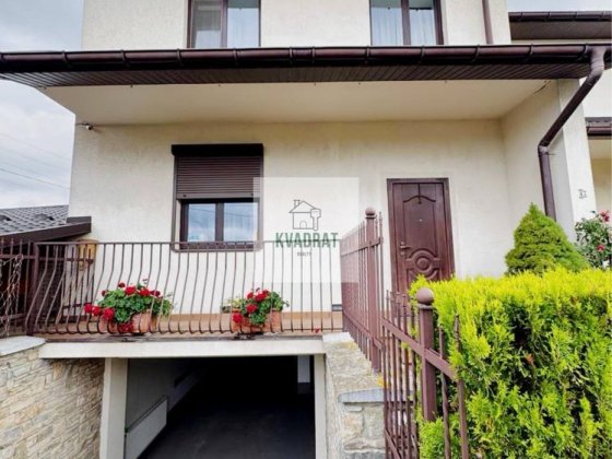 Продам стильний котедж в престижному районі міста Каменец-Подольский