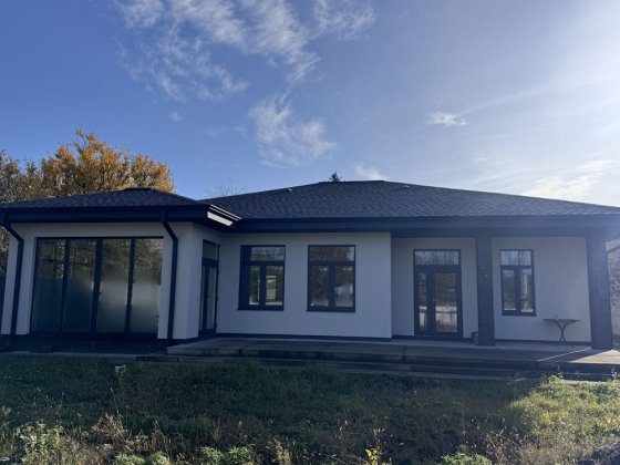 Будинок. Берківці.Нивки. Коцюбинское