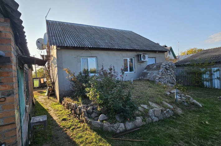 Продам будинок із земельною ділянкою - фото 1