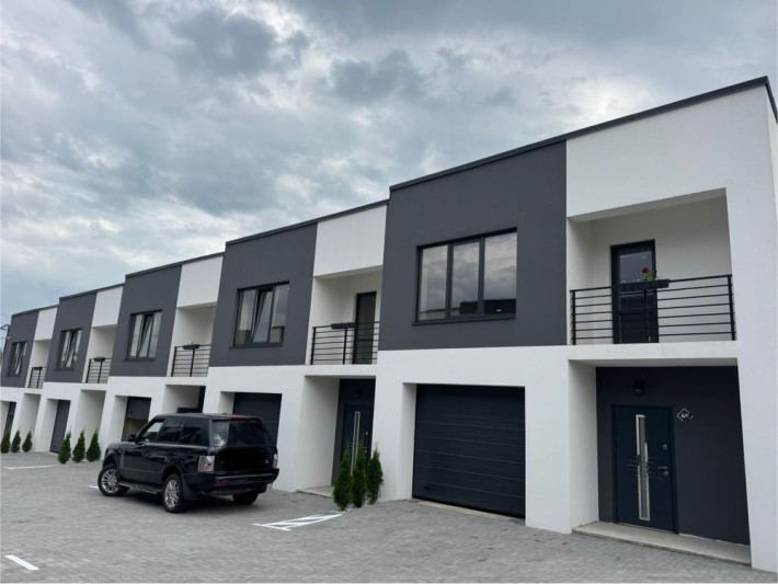 Котеджі з гаражем - фото 1