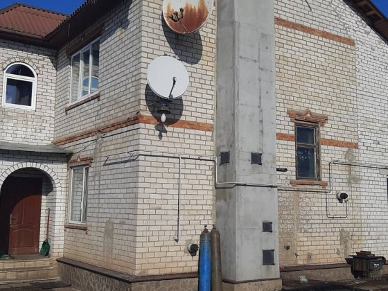 2х.этажный Дом с всеми хоз постройками для содержания животных и птиц Берестин