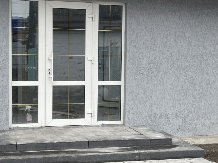 Будинок з новим ремонтом готовий для проживання (місто Лубни) - фото 1