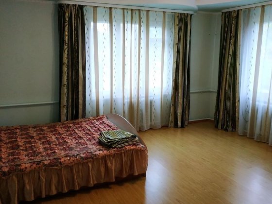 Продається цегляний двоповерховий будинок в м.Малин Малин