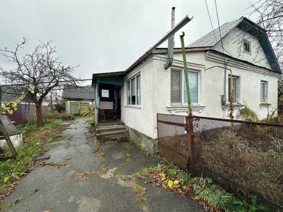 Продаж будинку 3-к ,7 сот землі ,центр Малин! Малин
