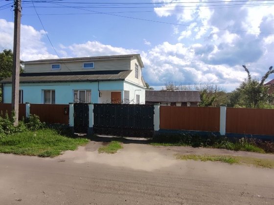 Продається добротний будинок в м.Малин Малин