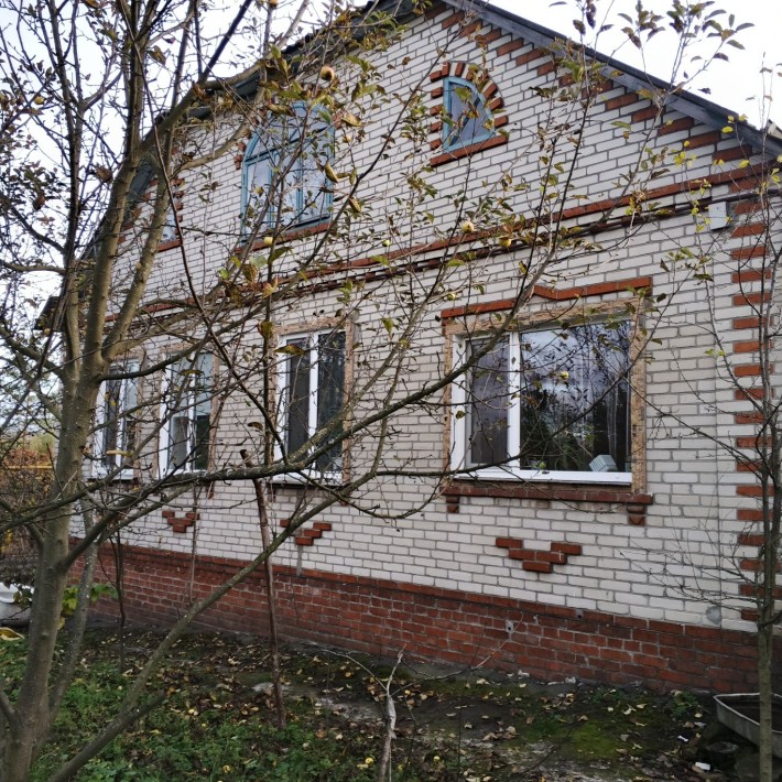 Продаю очень добротный дом в живописном р-не г Мерефа - фото 1