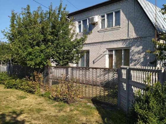 Продається двоповерховий будинок 195 кв.м Лубны