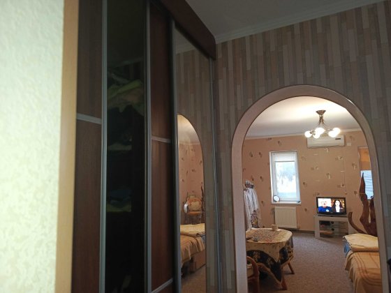 Продаю 2 дома на одном участке в центре г Мерефа с ремонтом 13соток Мерефа