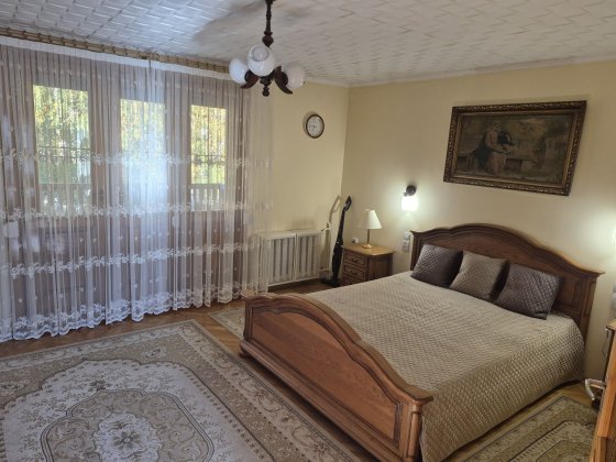 Продаж будинку поруч з центром. Мукачево