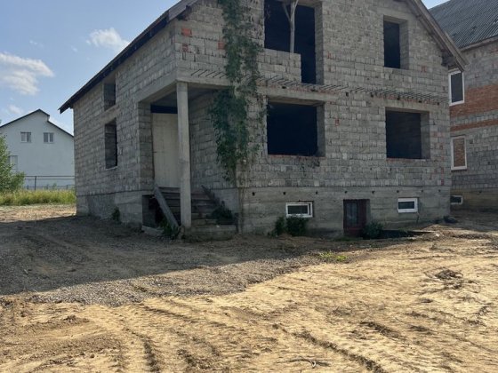 Будинок біля Мукачева Мукачево