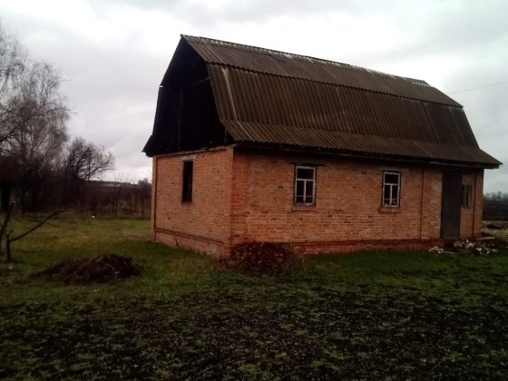Дачний участок з недобудованим будинком. Ніжин