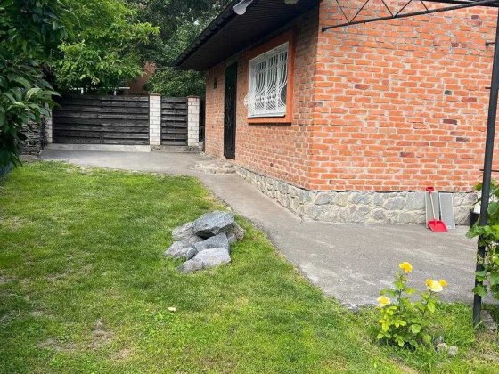 Продам затишний будинок на березі озера в центрі м. Миргород Миргород