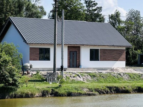 Продаж будинку біля озера та лісу. Нетішин