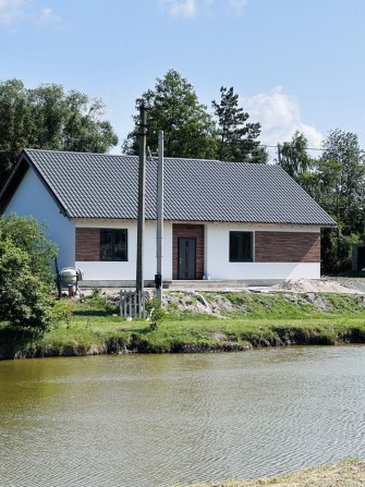 Продаж будинку біля озера та лісу. - фото 1