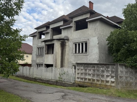 Продається будинок і 20 сот землі Мукачеве