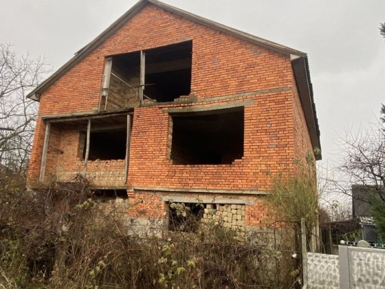 Продається будинок на 50сотках Мукачеве