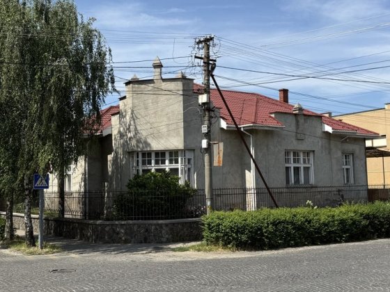 Житловий будинок + комерційне приміщення у самому серці міста! Мукачево