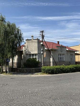 Житловий будинок + комерційне приміщення у самому серці міста! - фото 1