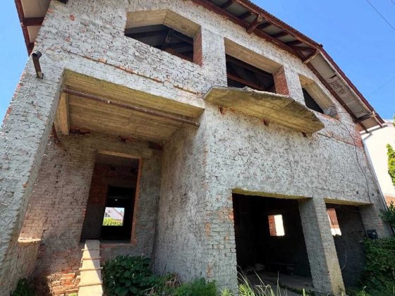 Продається недобудований будинок Мукачево
