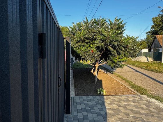 Продам гарний будинок в центрі Губинихи