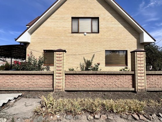 Продам двухэтажный дом с евроремонтом