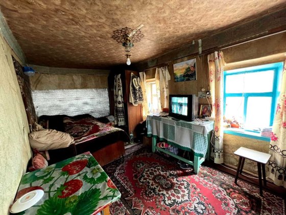 Продам будинок під реконструкцію.