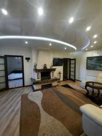 Продам дом возле реки в городе - фото 1