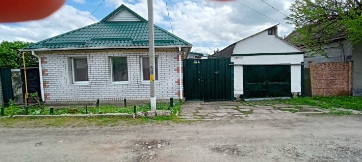 Продам дом с земельным участком  в 6 минут от центра города - фото 1