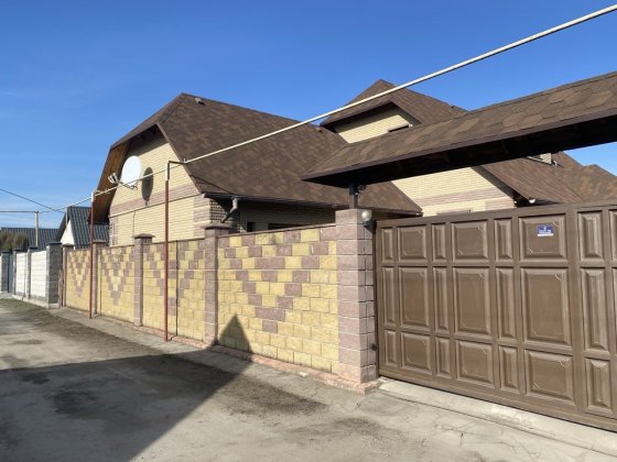 Продам 2эт дом в городе Новомосковск на берегу реки Самар