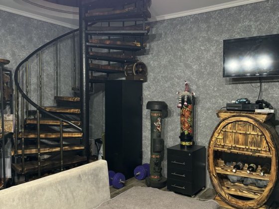 Продам великий та затишний будинок-дачу.Перевал