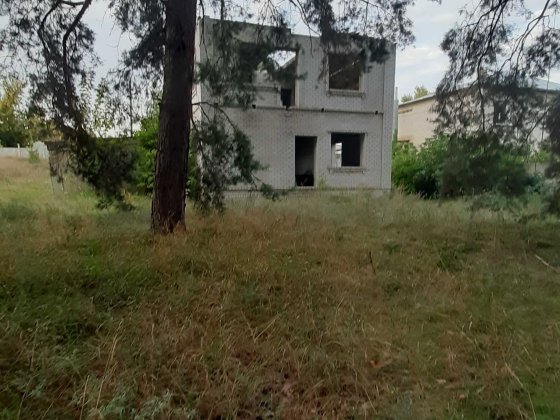 20000! Солоницівка! Недобудова в  сосновому  лісі! Солоницівка