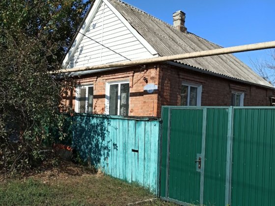 Продаеться экономичный дом  40кв.м с участком 6 соток р-н магазина Пер