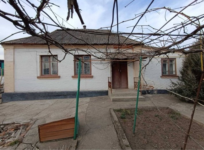 Продається окремий цегляний будинок в районі школи №3 - фото 1