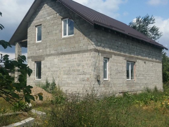 Продам двоповерховий будинок з мансардою м. Хотин Хотин