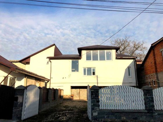 Будинок біля центру. Маркуша, Хуст Хуст