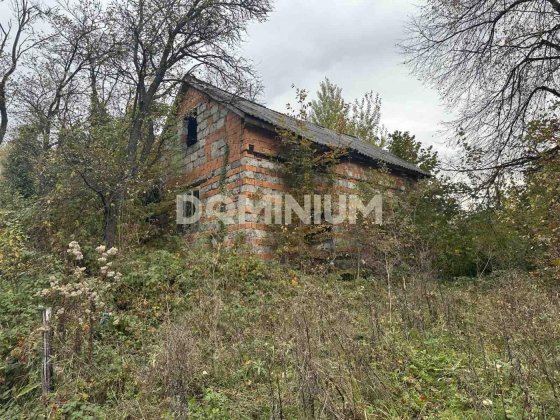 Продається   недобудова  з  двома  земельними  ділянками Хуст