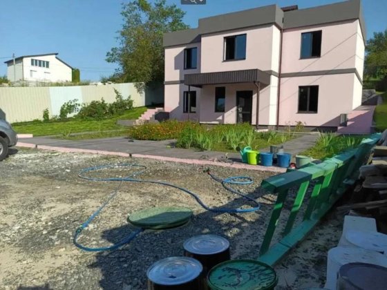 Продаж двоповерхового будинку поблизу від водрйми з пляжем Хмельницький