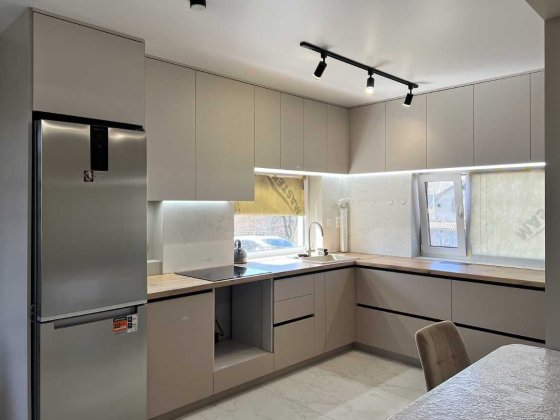 2-поверховий будинок з сучасним ремонтом та індивідуальним опаленням Хмельницький