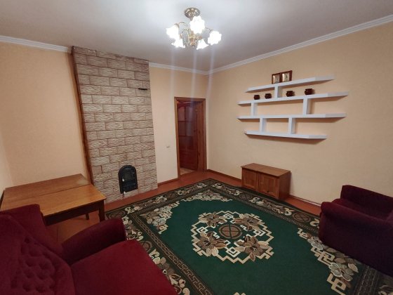 Оренда будинку (окрема половина)