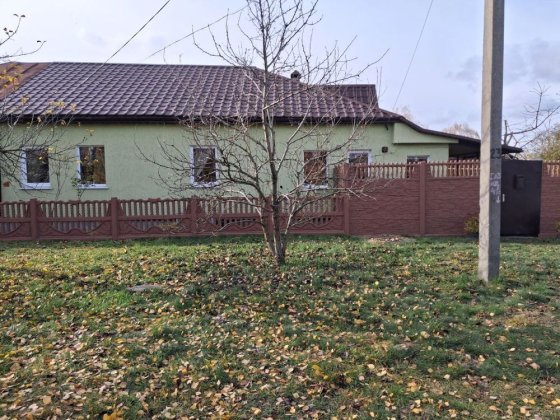 Продаж будинку с ділянкою в ідеальному стані. Шостка