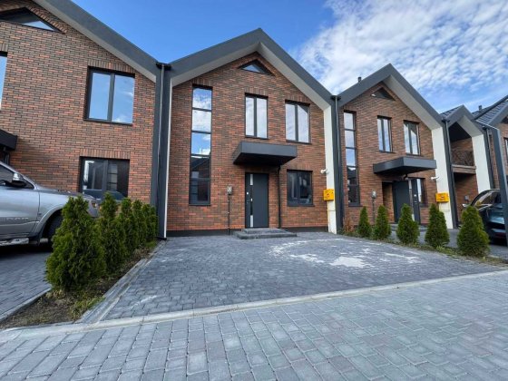 Продаж таунхауса на Трояндовому Агрономичное