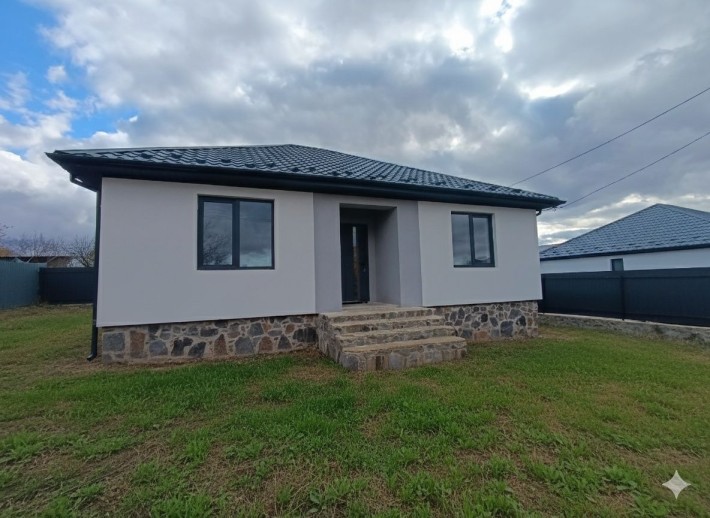 Продаж приватного будинку 110м² Стрижавка - фото 1