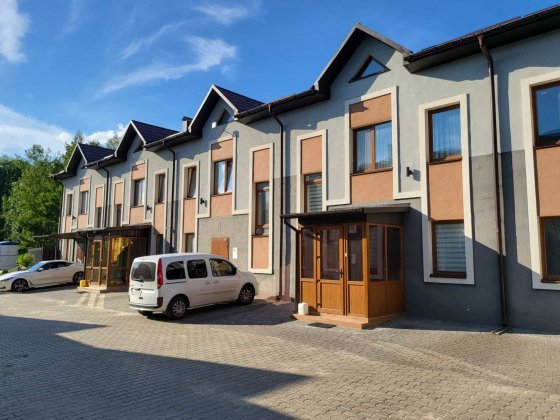 Терміново! Таунхаус біля ТРЦ "WoodMall" з мінімальним оформленням! Хмельницький