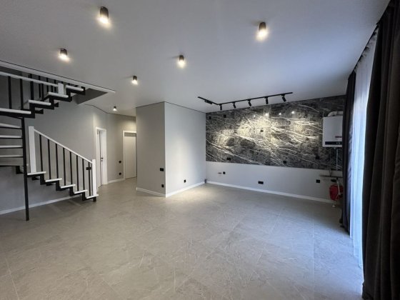 Продам таунхаус на Пров. Весняний 105 м. кв. Зарванцы