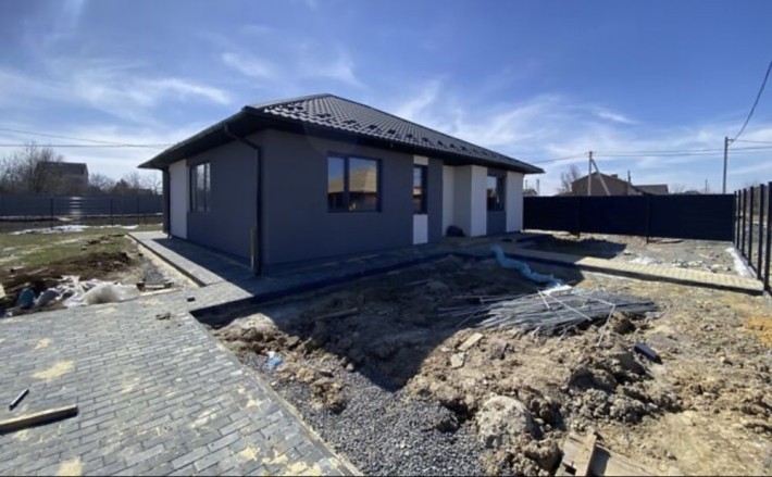 Продаж 1 поверхового Будинку 96 кв. м. 3 к. 5 соток по вул. Мирній - фото 1