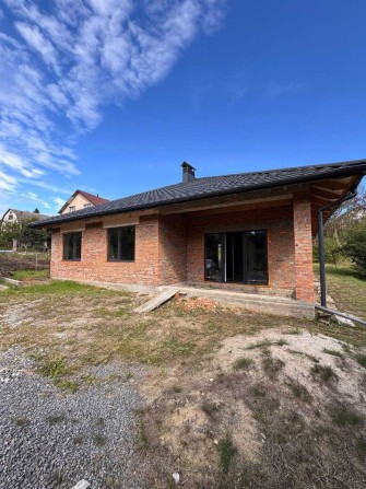 Продаж сучасного будинку поруч з озером. Район (Лезневе) - фото 1