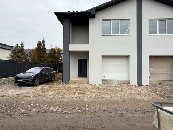 Продаємо дуплекс з гаражем і ділянкою 3.5 сотки Якушинцы